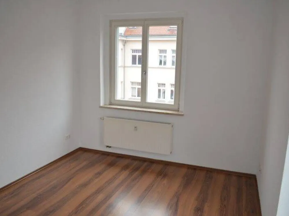 Kleine ruhig gelegene 2-Zimmerwohnung mit Balkon !