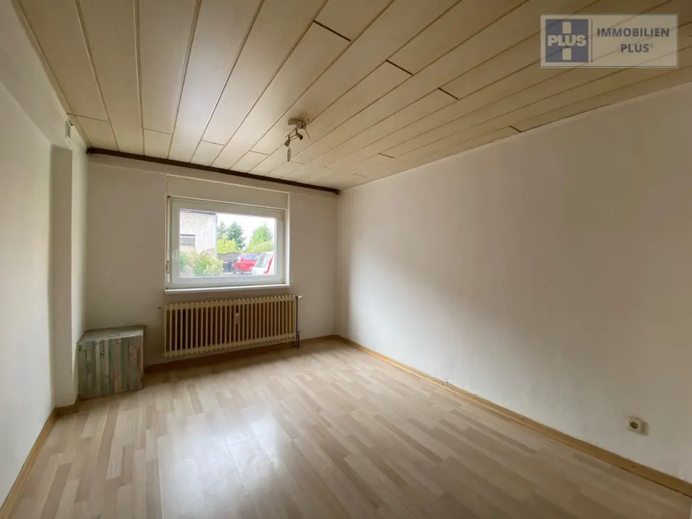 HEUSWEILER-HOLZ; SPACIOUS ONE-ROOM APARTMENT FOR RENT