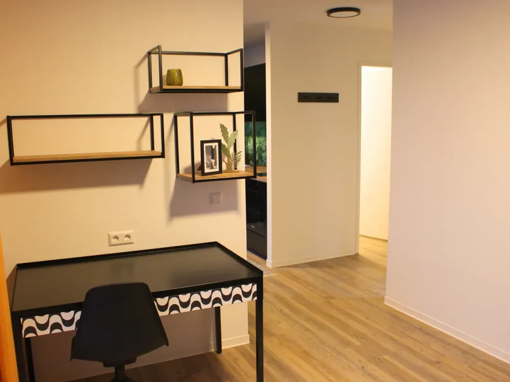 Möbliertes Penthouse-Apartment mit Dachterrasse