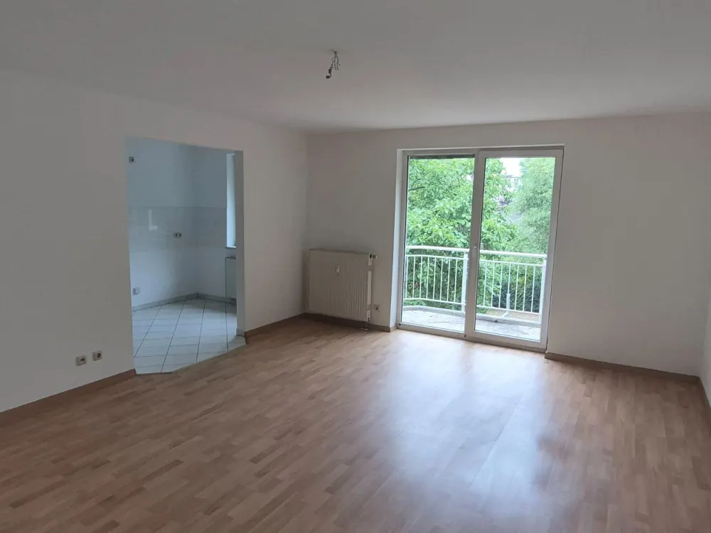 2-Raum Wohnung mit Balkon in Dresden-Leuben zu vermieten