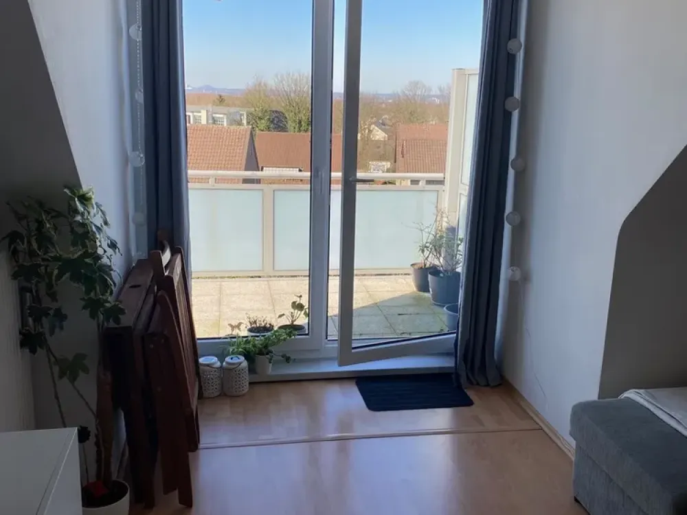 Gepflegte 2,5-Zimmer-Dachgeschosswohnung mit Balkon in Bochum - Weitmar-Mark
