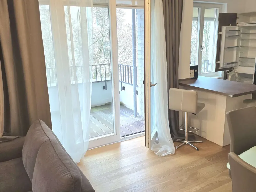 Sehr repräsentative möblierte 4 Zimmer Wohnung in Ku'Damm Nähe