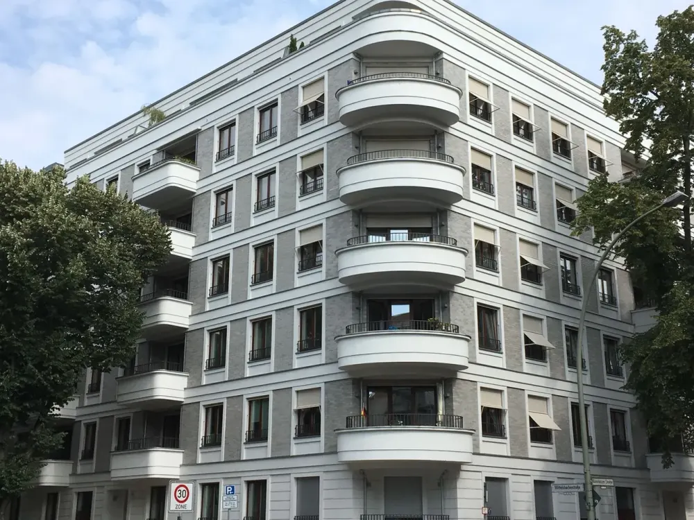 Sehr repräsentative möblierte 4 Zimmer Wohnung in Ku'Damm Nähe