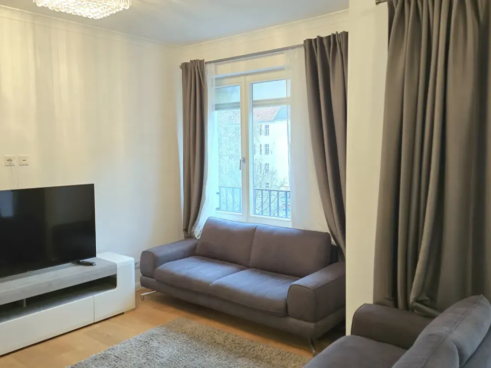Sehr repräsentative möblierte 4 Zimmer Wohnung in Ku'Damm Nähe
