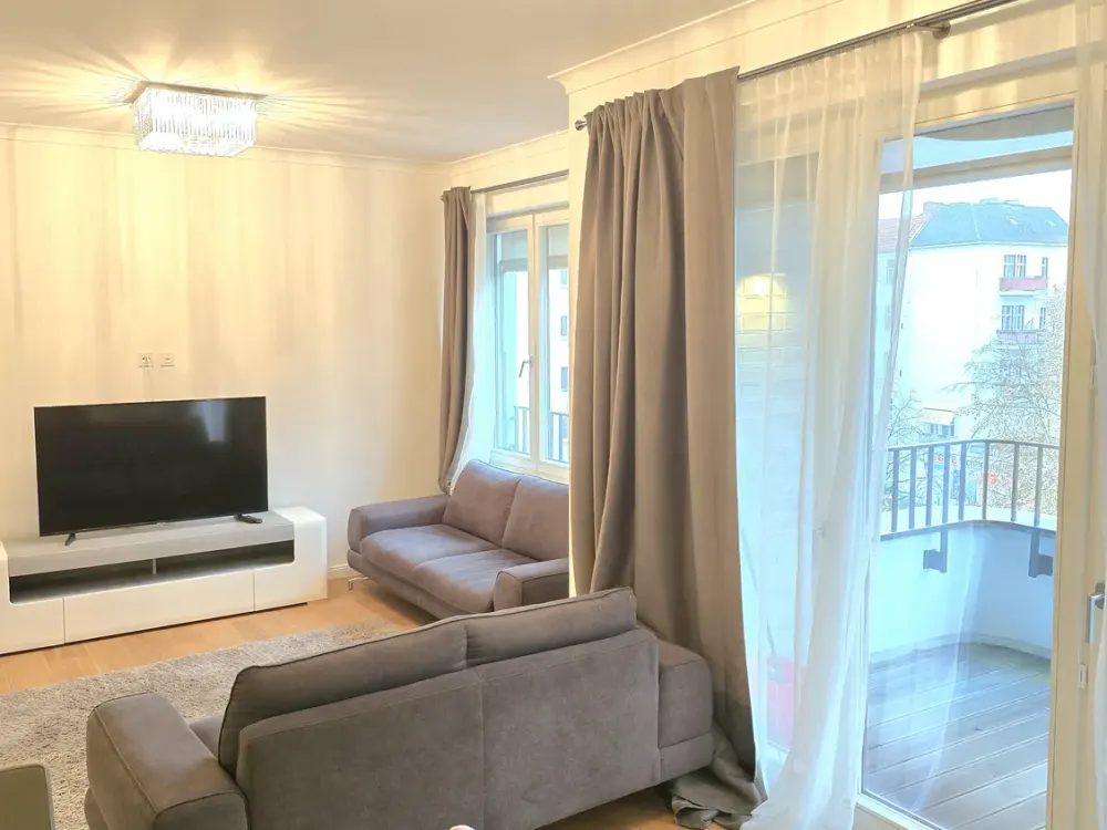 Sehr repräsentative möblierte 4 Zimmer Wohnung in Ku'Damm Nähe