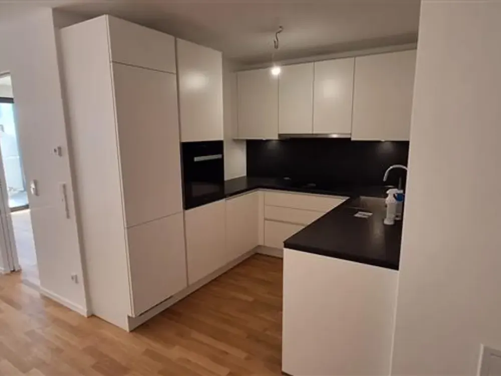 Gemütliche 2-Zimmer Wohnung im 1. Obergeschoss mit Blick in den projekteigenen Park.