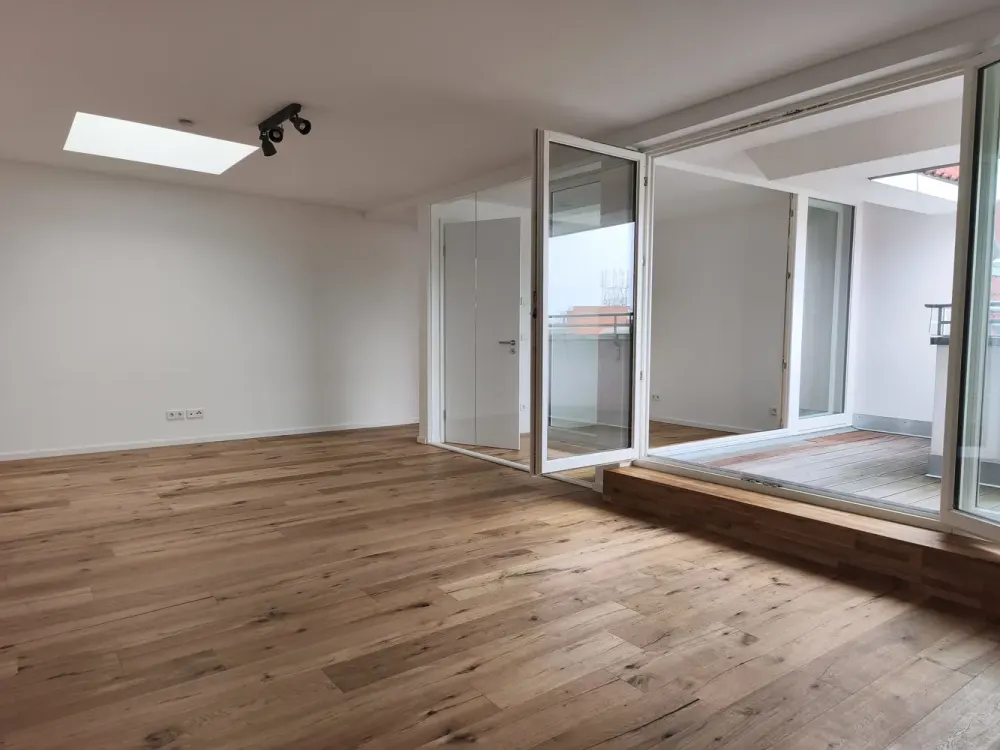 Moderne Dachgeschosswohnungen im Sprengelkiez mit Terrasse