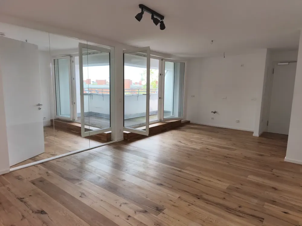 Moderne Dachgeschosswohnungen im Sprengelkiez mit Terrasse