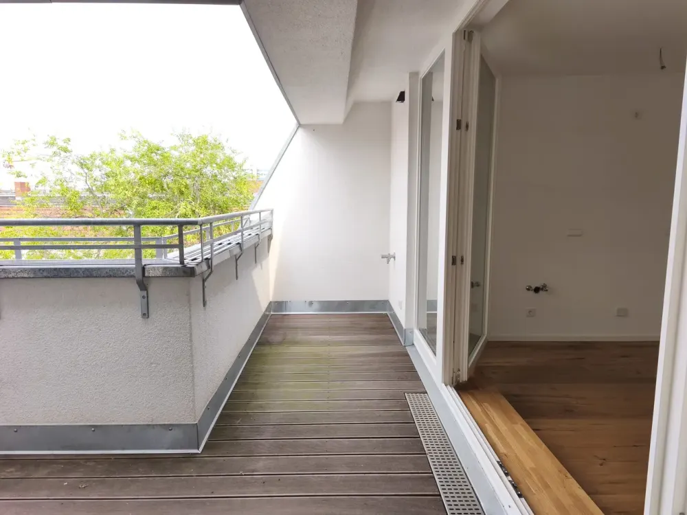 Moderne Dachgeschosswohnungen im Sprengelkiez mit Terrasse