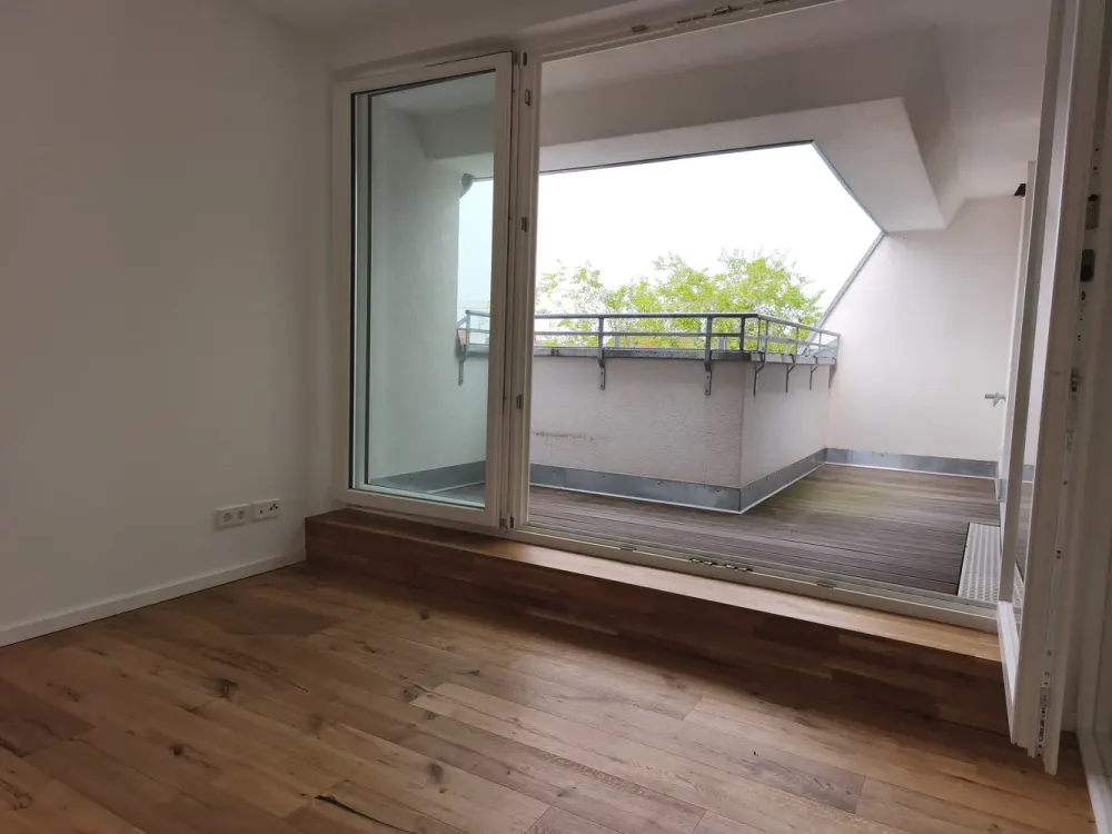 Moderne Dachgeschosswohnungen im Sprengelkiez mit Terrasse