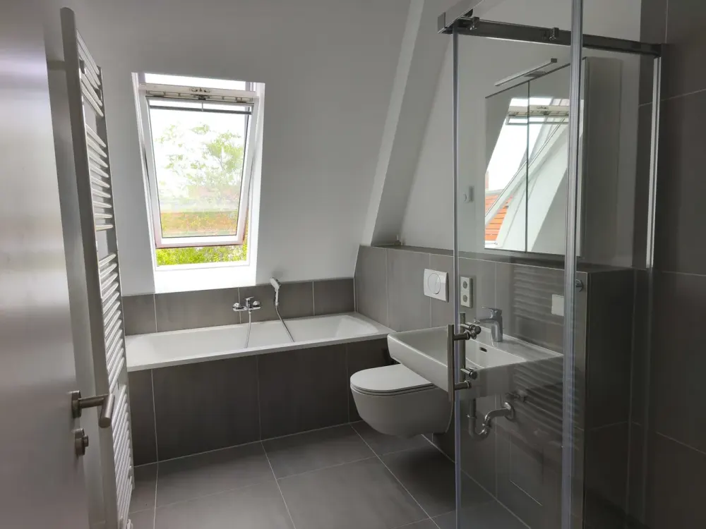 Moderne Dachgeschosswohnungen im Sprengelkiez mit Terrasse