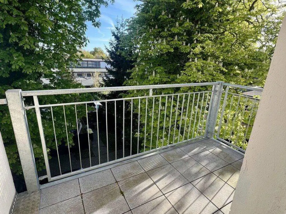 4-Raum-Wohnung | Balkon | große Küche | Abstellraum | Stellplatz