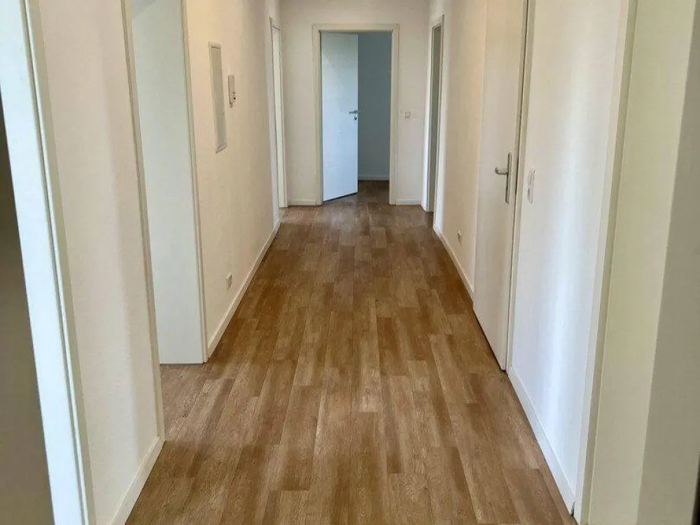 4-Raum-Wohnung | Balkon | große Küche | Abstellraum | Stellplatz