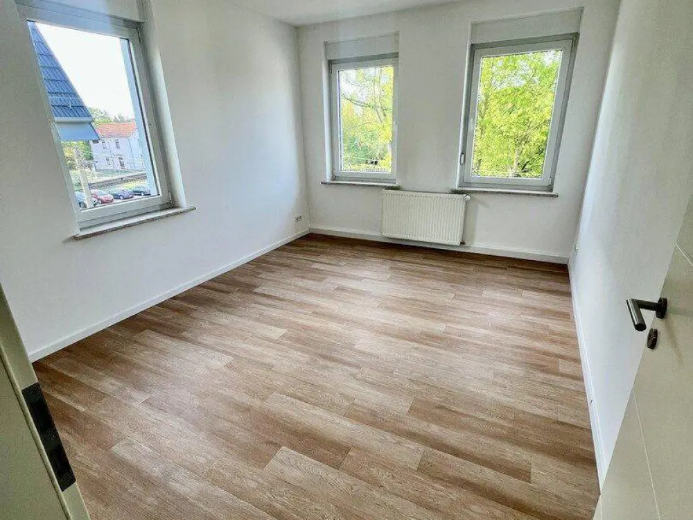 4-Raum-Wohnung | Balkon | große Küche | Abstellraum | Stellplatz