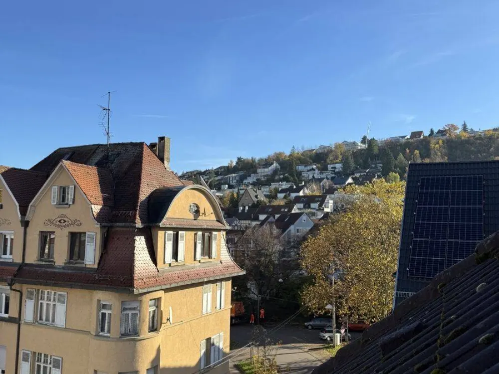 Modern geschnittene Maisonette im Dachgeschoss - zentrumsnah in Stuttgart-Feuerbach