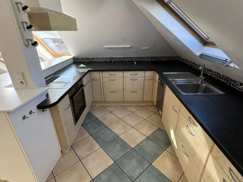 Modern geschnittene Maisonette im Dachgeschoss - zentrumsnah in Stuttgart-Feuerbach