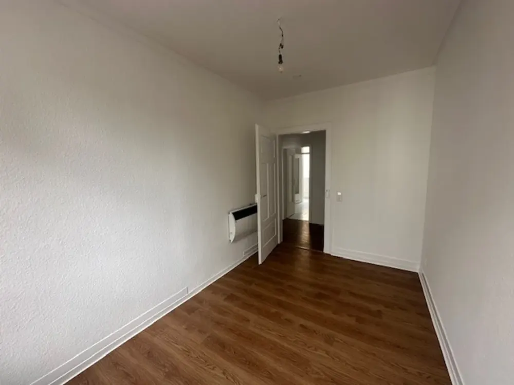Komplett renovierter Altbau in der ES-Innenstadt! Alles um die Ecke!