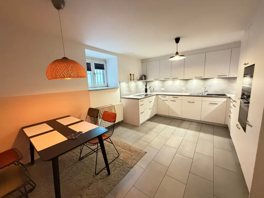 Coole 4 Zi. WG Wohnung alles neu und super schliffig ! Große Wohn-Essküche