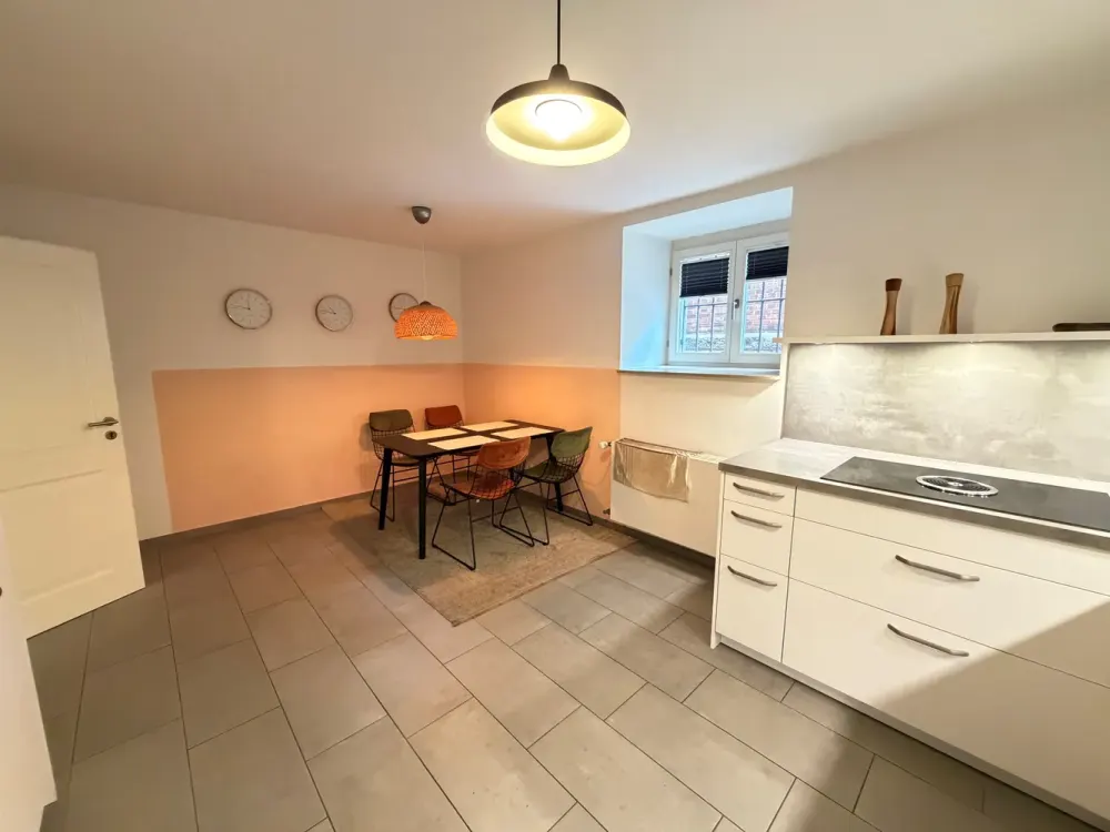 Coole 4 Zi. WG Wohnung alles neu und super schliffig ! Große Wohn-Essküche