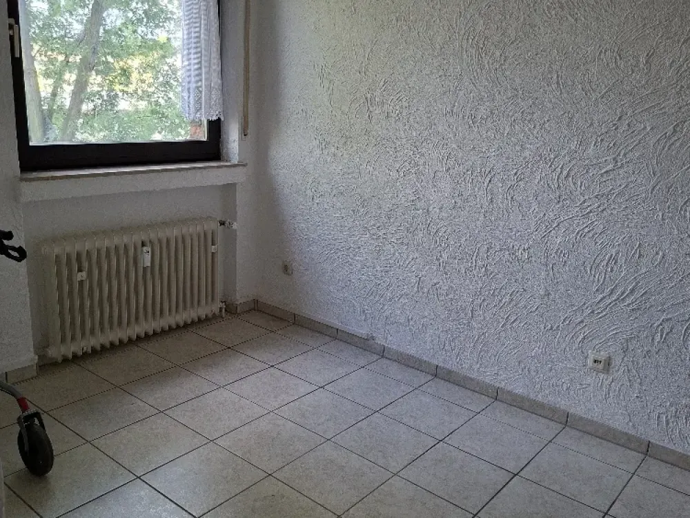 große 2-Zimmer-Wohnung, Kölner-Lindweiler