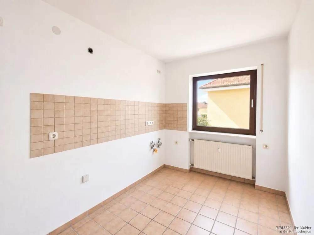 Helle 3-Zimmer-Wohnung mit Balkon und Garage in gepflegten 3-Familienhaus