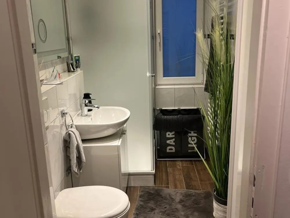 2-Zimmer-Dachgeschosswohnung mit großer Dachterasse&Gartennutzung