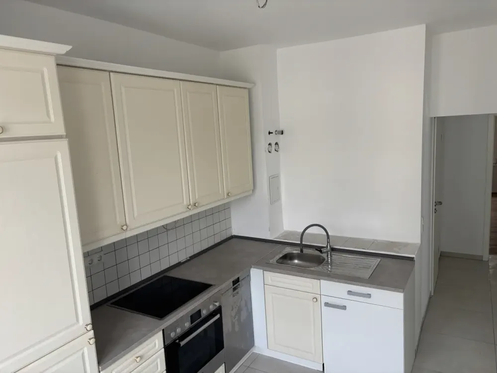 Bo-Ehrenfeld: 3,5 Z., voll isolierte EG-Whg mit EBK u. Balkon, Komplettsaniert!