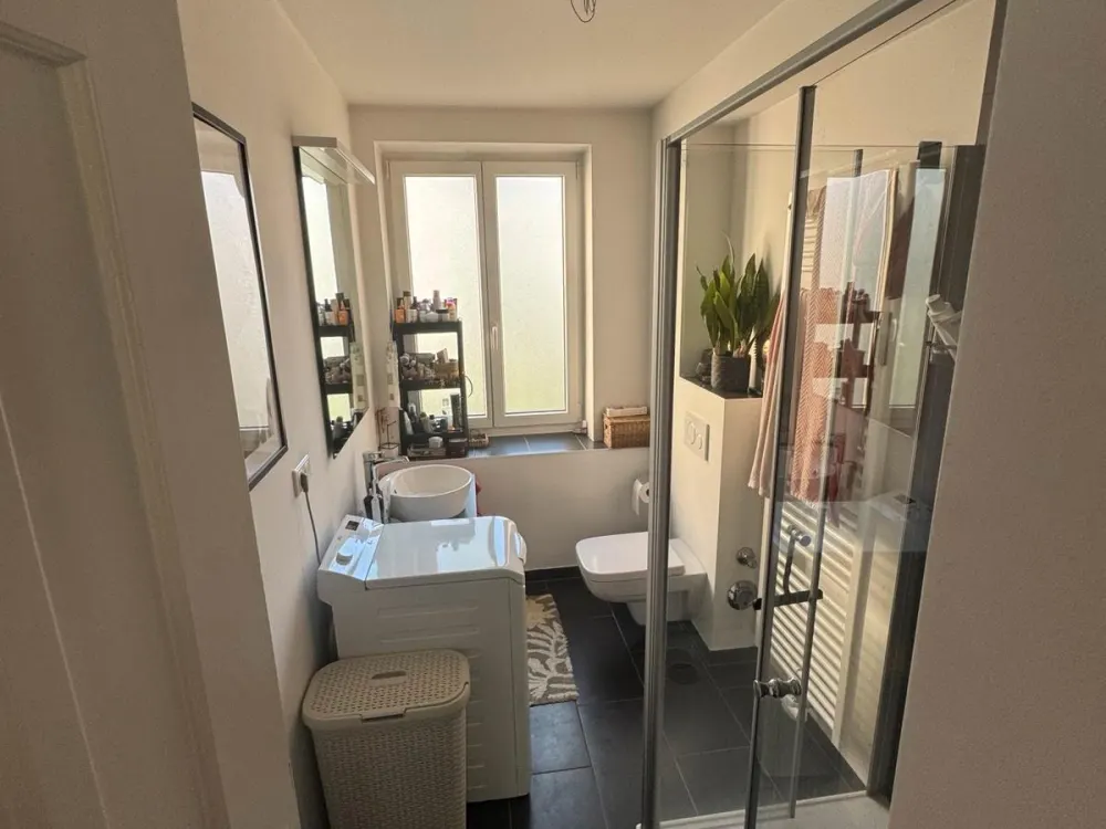 Schöne, helle 2-Zimmer Wohnung in Schwabing (möbiliert)