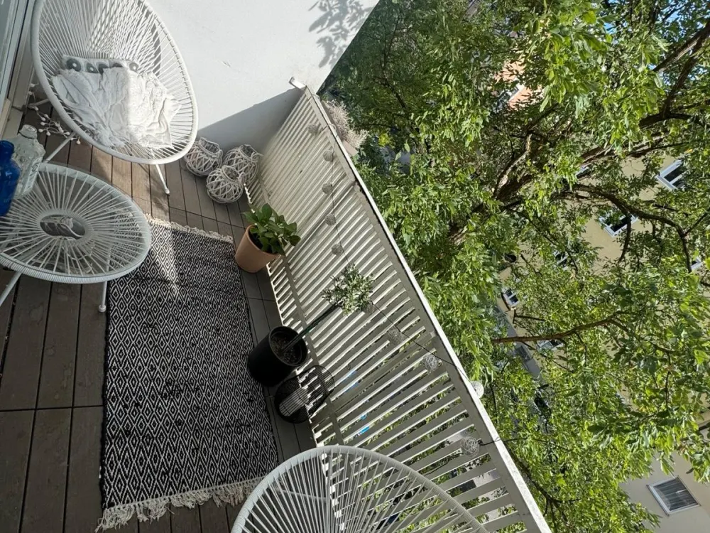 Schöne, helle 2-Zimmer Wohnung in Schwabing (möbiliert)