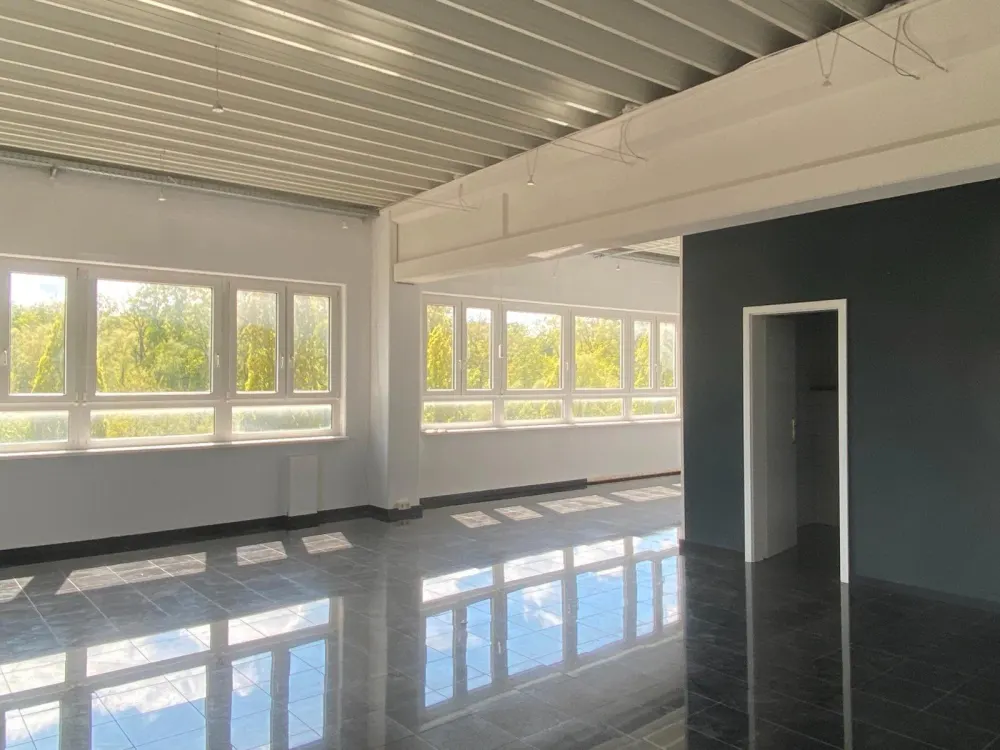Schönes helles Studio Apartment / Wohnung / Büro Fußbodenheizung