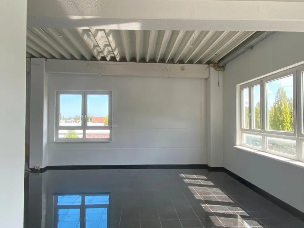 Schönes helles Studio Apartment / Wohnung / Büro Fußbodenheizung