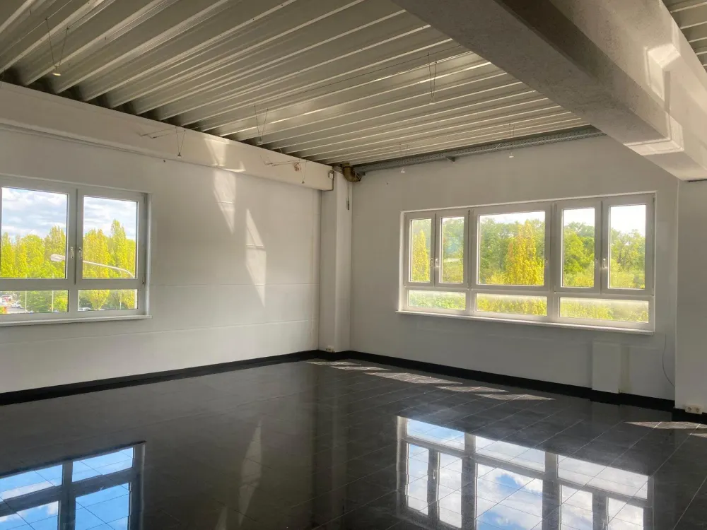 Schönes helles Studio Apartment / Wohnung / Büro Fußbodenheizung