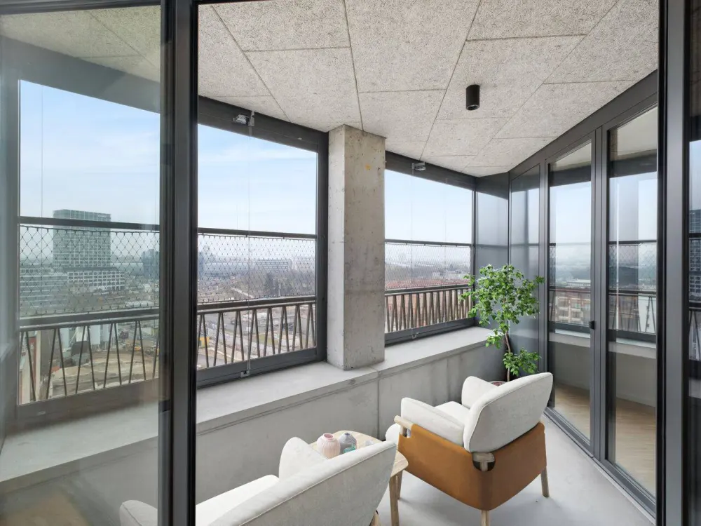 Designed for You - Stilvolles 2-Zimmer-Apartment mit Loggia in Berlin-Mitte