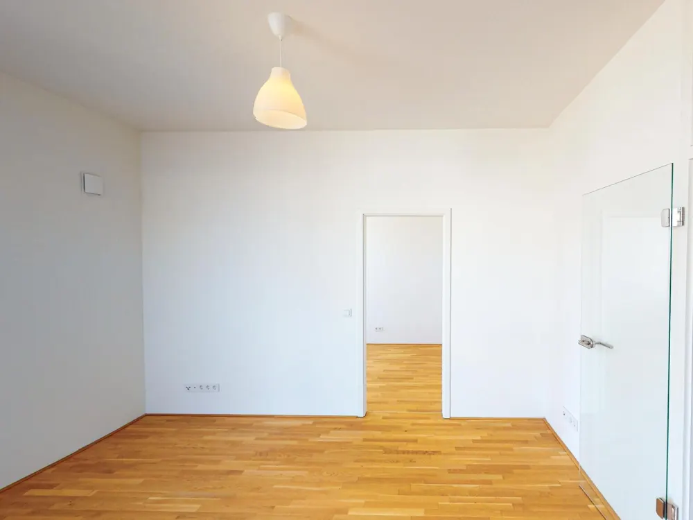 Überseestadt: Kompakte 2-Zimmer-Wohnung mit Weserblick