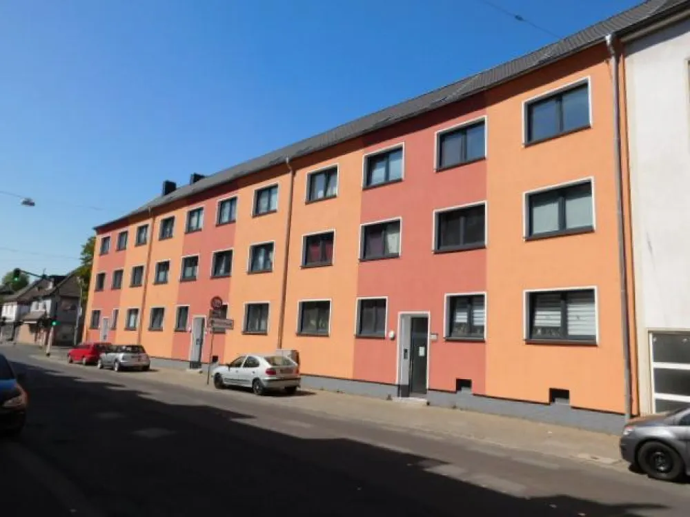 ***Bezugsfertig renoviert... 2-Zimmer-Wohnung im 1. OG in zentraler Lage***