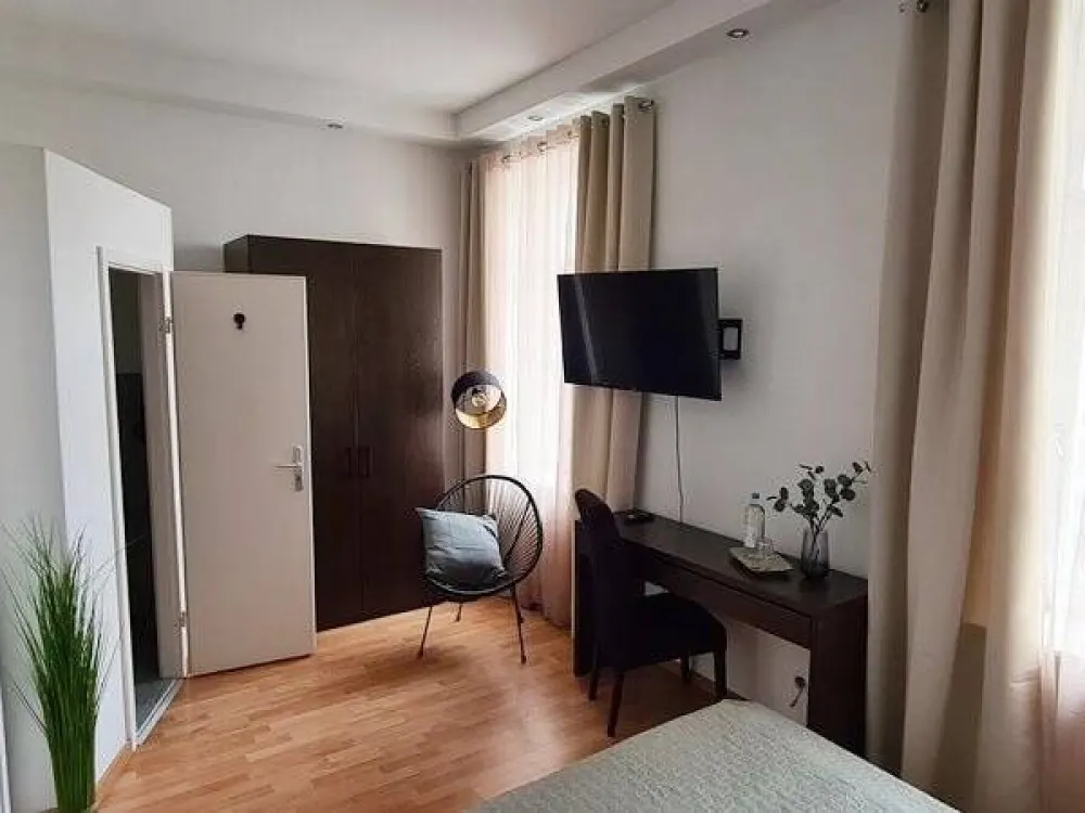 GRUNDform-Immobilien ! Lust zum Wohnen ? Komplett möbliert - gemütlich - Mitten im Geschehen !