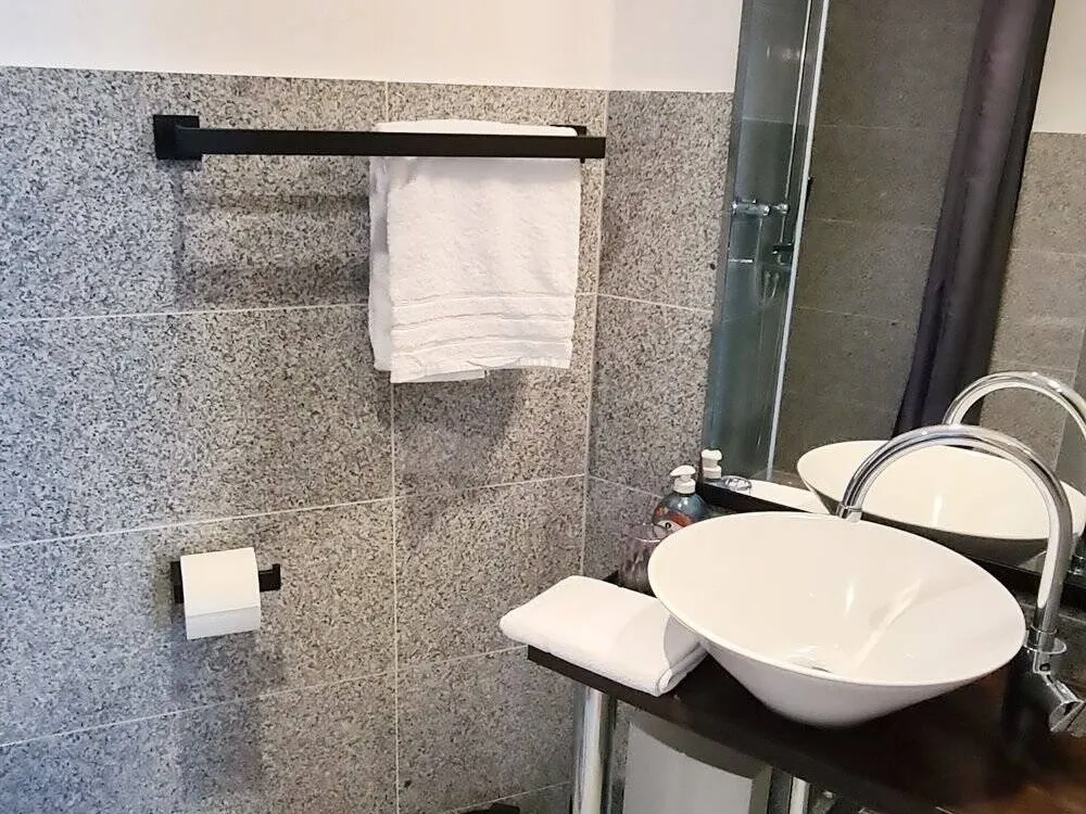 GRUNDform-Immobilien ! Lust zum Wohnen ? Komplett möbliert - gemütlich - Mitten im Geschehen !