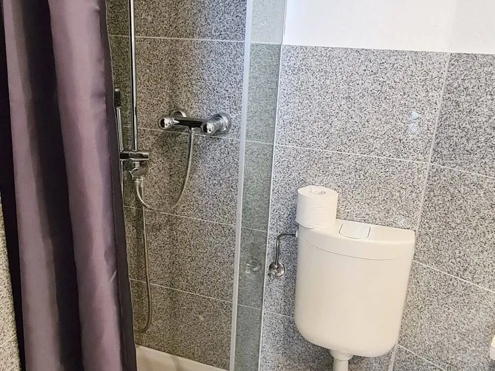 GRUNDform-Immobilien ! Lust zum Wohnen ? Komplett möbliert - gemütlich - Mitten im Geschehen !