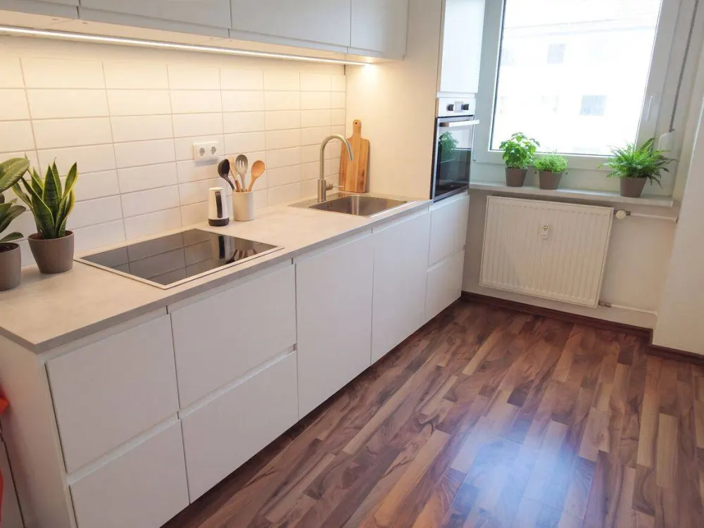 Sommer zuhause genießen? Traumhafte 2-Raum ganz oben mit Balkon und Aufzug!!!