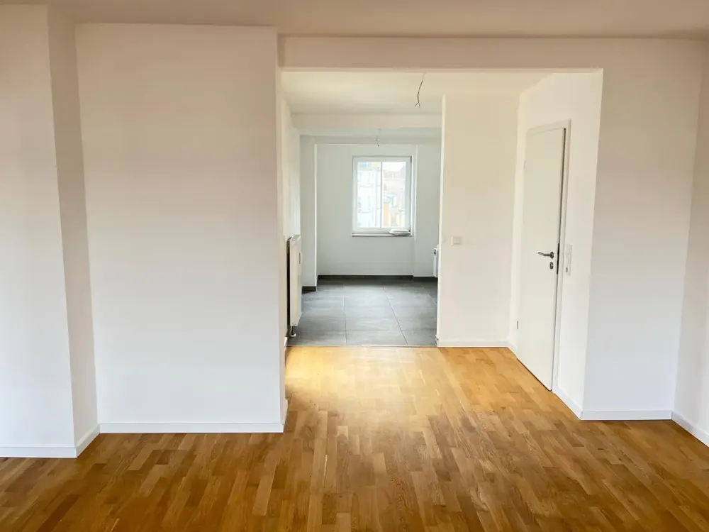 Lichtdurchflutete Dachgeschosswohnung mit 5 Zimmern in zentraler Lage