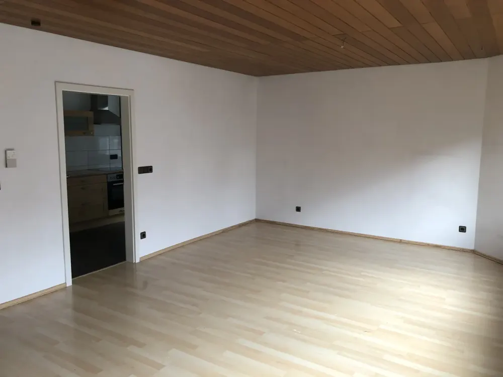 4-Zi.-Wohnung mit Balkon und EBK in Wolfschlugen-Ortsmitte