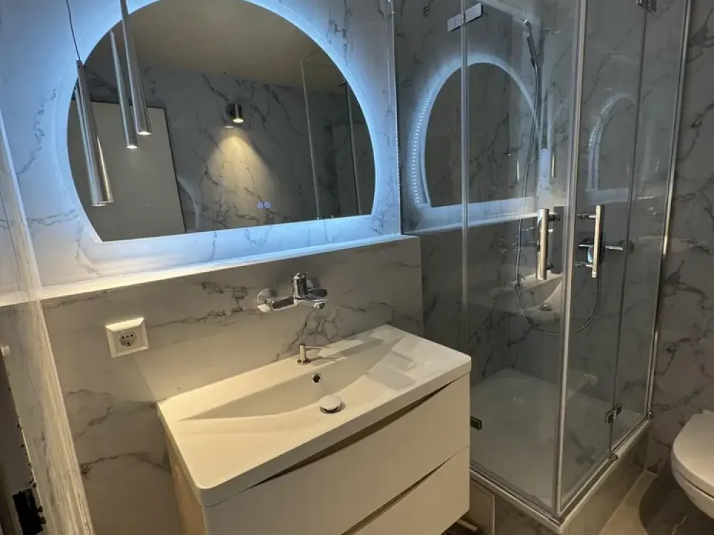 Ideal für Paare & Homeoffice: Wohnung in einer Vila in Toplage mit 2 separaten Arbeitsbereichen