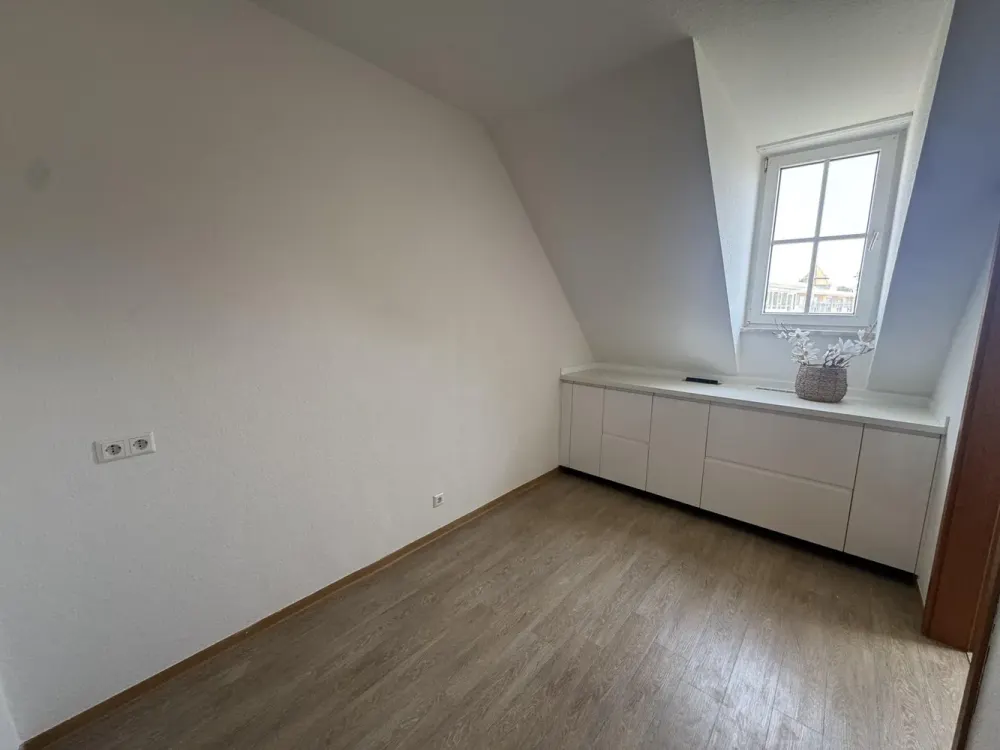 Ideal für Paare & Homeoffice: Wohnung in einer Vila in Toplage mit 2 separaten Arbeitsbereichen