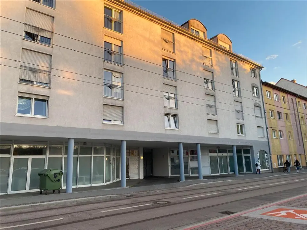 Schönefeld-Abtnaundorf * Renoviert* helle 2 Zi.-DG*Whg.* Wannenbad* Keller* SP anmietbar