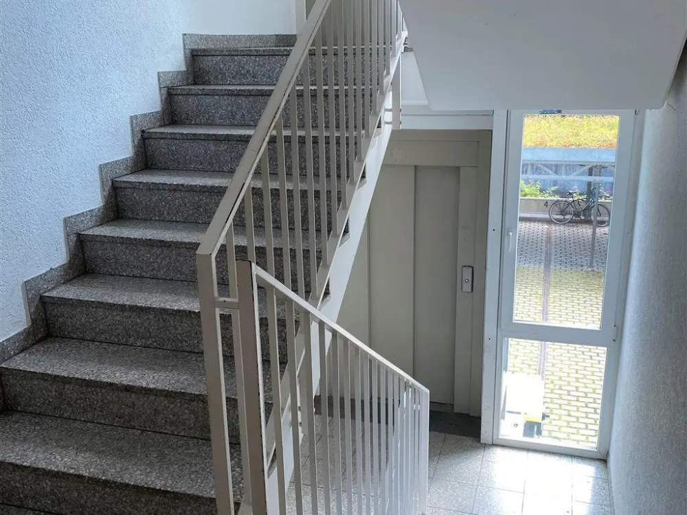Schönefeld-Abtnaundorf * Renoviert* helle 2 Zi.-DG*Whg.* Wannenbad* Keller* SP anmietbar