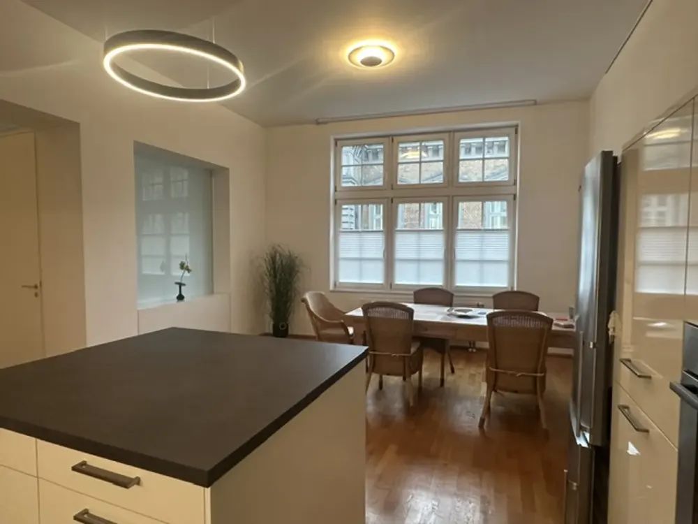 Furnished Living with Character: Central and Quiet