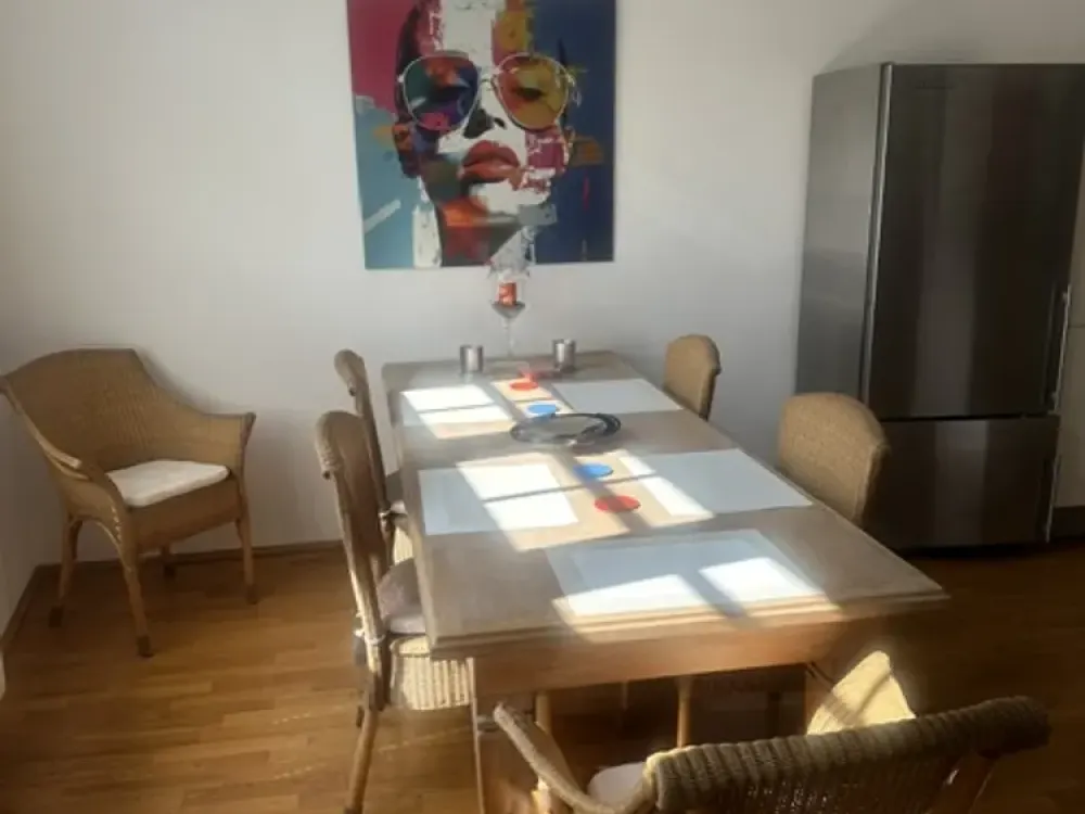 Furnished Living with Character: Central and Quiet
