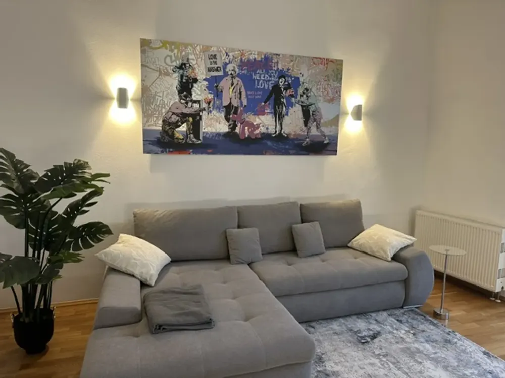 Furnished Living with Character: Central and Quiet