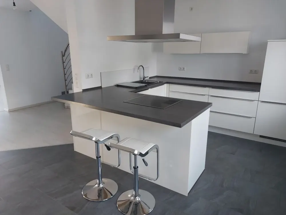 Langen/Altstadt - spacious 140 sqm maisonette, homely feel, 2 parking spaces, garden, 23 sqm cellar