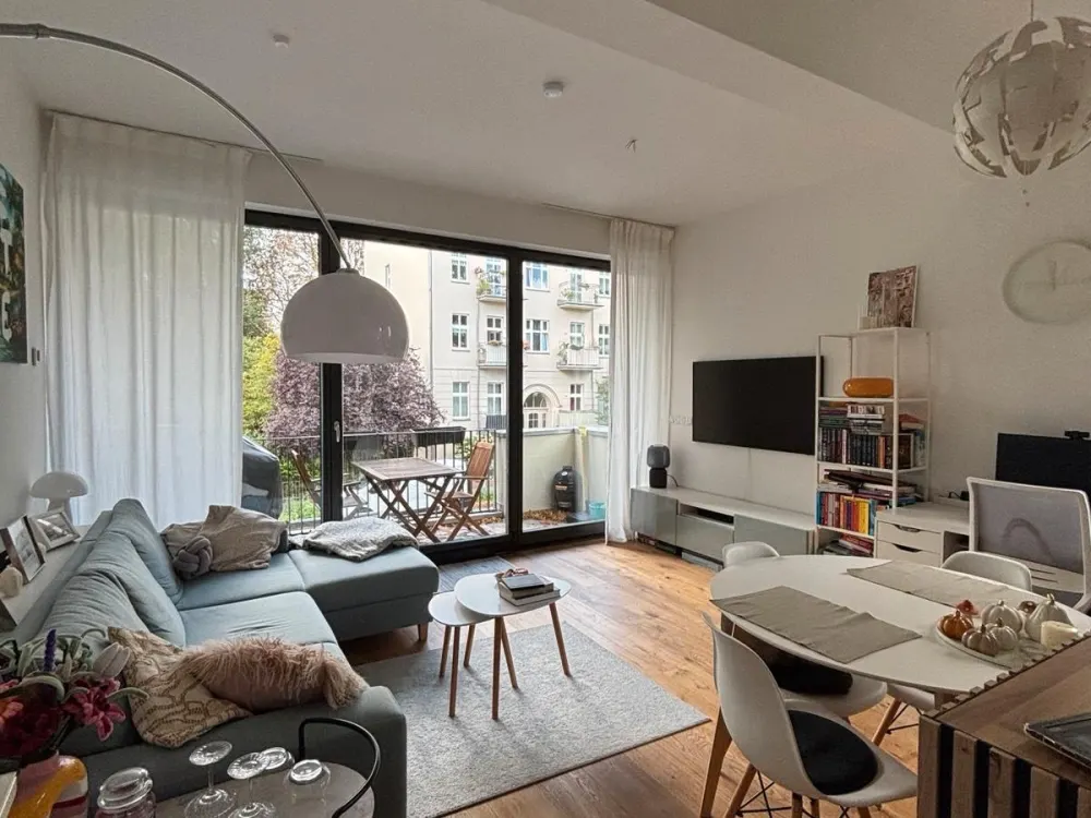 Helle 2 Zimmer Wohnung (Pankow Niederschönhausen)